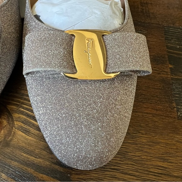 Salvatore Ferragamo Erice Vara Bow Silver Glitter Calf Leather Pumps 10B $895 - Picture 6 of 17